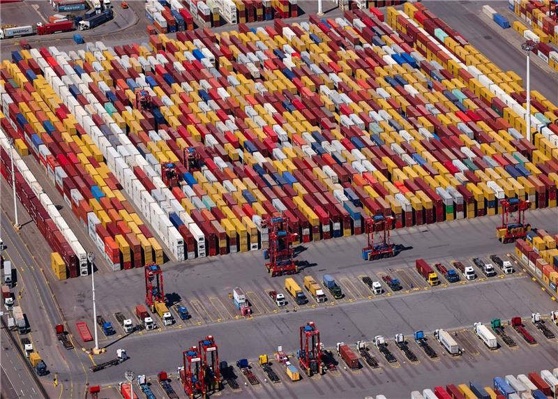 Deutsche Wirtschaft zu Jahresbeginn leicht gewachsen Für die deutsche Wirtschaft erwarten Volkswirte keinen kräftigen Aufschwung im Gesamtjahr.