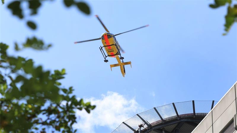 Für die verletzte Frau musste Rettung aus der Luft anrücken. (Symbolbild)