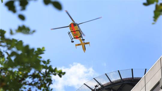 Für die verletzte Frau musste Rettung aus der Luft anrücken. (Symbolbild)