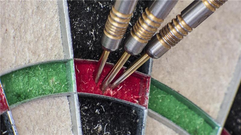 Für diese 180 Punkte bedarf es einiger Übung, aber der Unterbau in den Dart-Ligen wird immer breiter.