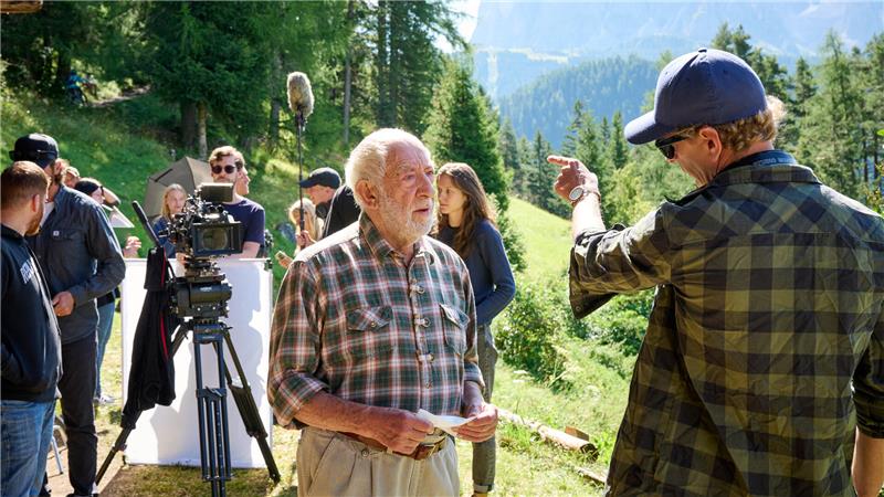 So entsteht in Bad Harzburg ein Kurzfilm von Jugendlichen Für ein Filmprojekt dreht die Evangelische Jugend vor einigen Jahren mit dem prominenten Multitalent Dieter Hallervorden in Ortisei in Südtirol.
