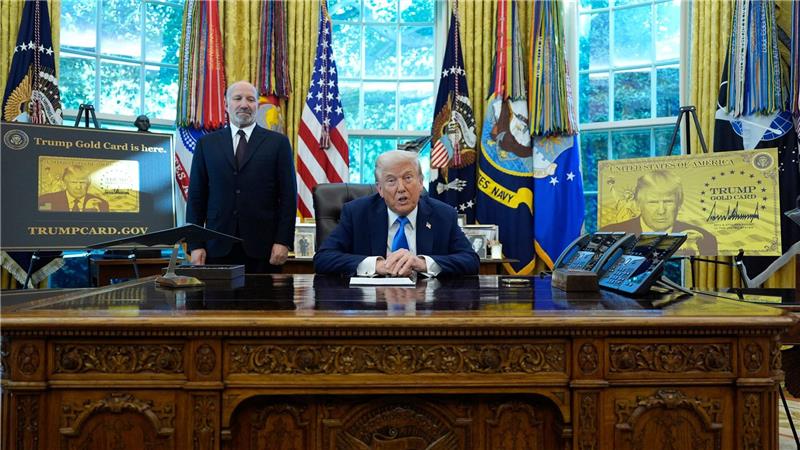 Trump verfügt Gebühr von 100.000 Dollar für Visa-Kategorie Für ein H1B-Visum für ausländische Beschäftigte sollen US-Unternehmen künftig 100.000 Dollar pro Jahr zahlen.