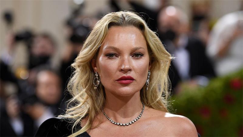Arianas Auszeit: Darf man die Körper von Stars kommentieren? Für einen Kommentar über das Dünnsein erntete das britische Model Kritik. (Archivbild)
