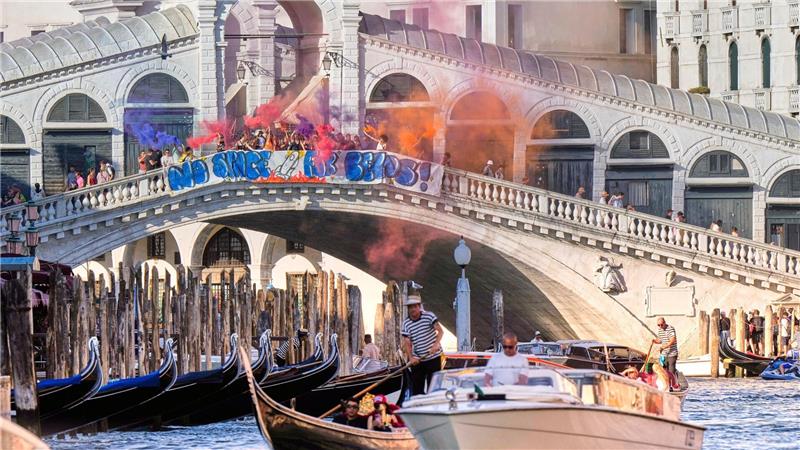 Emily in Paris, in Rom – und nun Venedig? Für einige Einheimische wird die Stadt zur Kulisse der Superreichen. (Archivbild)