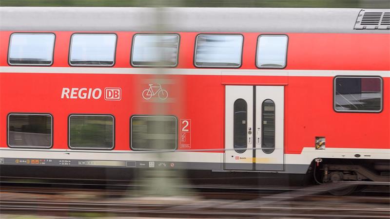 Für rund 500 Fahrgäste endet die Fahrt mit dem Regionalexpress kurz vor Königs Wusterhausen. (Symbolbild)