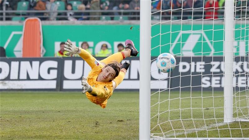 Doppelpack von Mees sichert Münster zweiten Heimsieg Fürths Torwart Körber war beim 0:1 chancenlos und musste später ausgewechselt werden.