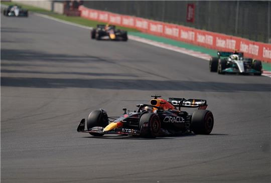 Fuhr auch in Mexiko als Erster über den Zielstrich: Max Verstappen.