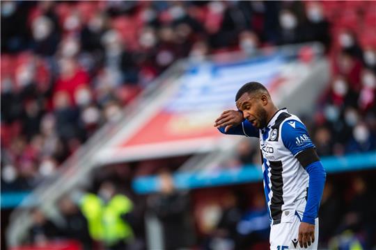Fußball-Zweitligist Eintracht Braunschweig hat Abwehrspieler Nathan de Medina vom Ligakonkurrenten Arminia Bielefeld verpflichtet. Der 24-Jährige erhält einen Vertrag bis Saisonende und wird mit der Rückennummer 15 auf dem Spielfeld auflaufen. Foto: Marius Becker/dpa