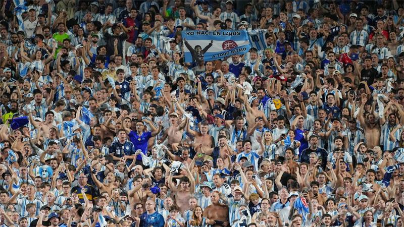 Unterhaltsvorschuss - Gibt es Alternativen zum Sparen? Fußball als Erziehungsmaßnahme?: Argentinien versucht es mit Stadionverboten für säumige Zahler.