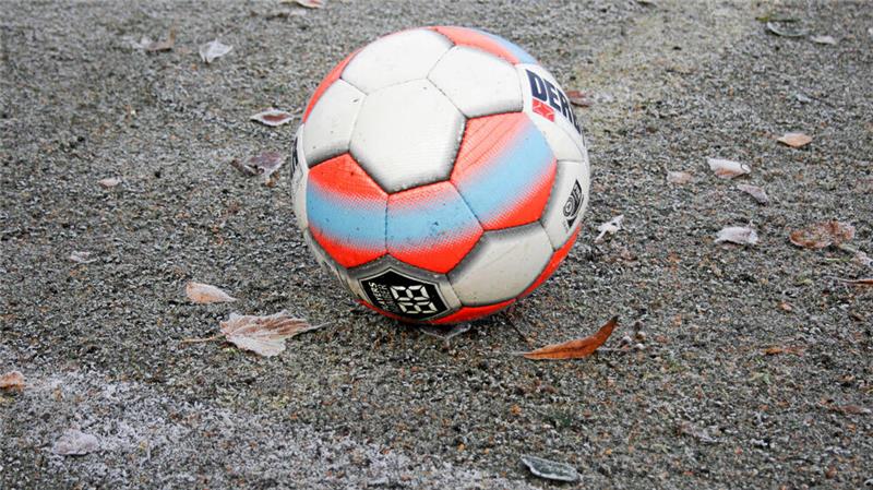 Triste Zeiten, herrliche Zeiten Fußball im November ist zumindest bei den Amateuren bisweilen eine trostlose Angelegenheit.