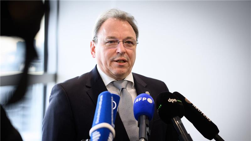 GDL-Chef Mario Reiß sieht noch erheblichen Klärungsbedarf in den Tarifverhandlungen mit der Deutschen Bahn. (Archivbild)