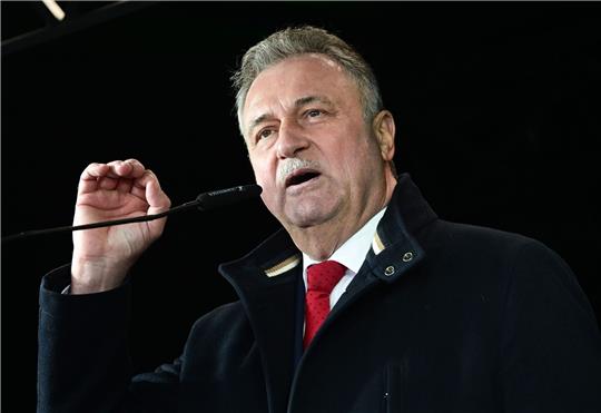 GDL-Vorsitzender Claus Weselsky bei der Kundgebung in Stuttgart.
