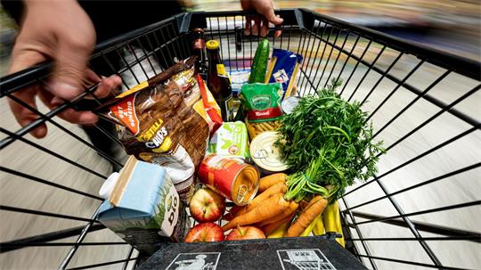 GLP-1-Medikamente helfen beim Abnehmen, indem sie den Appetit zügeln und das Sättigungsgefühl steigern. Wird nun weniger eingekauft? (Symbolbild)