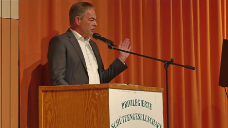 GZ-Chefredakteur Jörg Kleine spricht beim Schützenfrühstück über die Schattenseiten der digitalen Transformation.