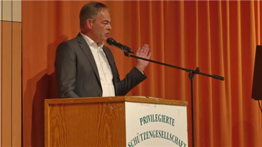GZ-Chefredakteur Jörg Kleine spricht beim Schützenfrühstück über die Schattenseiten der digitalen Transformation.