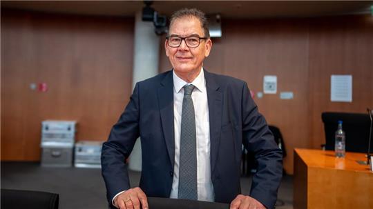 Gab es beim chaotischen Abzug Deutschlands aus Afghanistan 2021 eine falsche Gefährdungseinschätzung? Nein, sagt der frühere Entwicklungsminister Müller. 