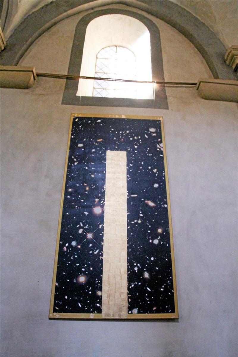 Galaxie: Dunkelheit und Transzendenz in der Neuwerk-Kirche.