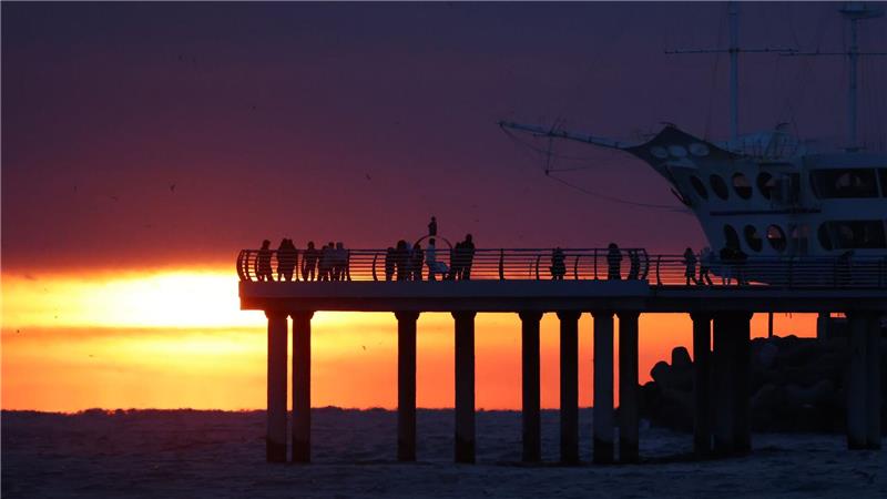 Gangneung erwacht: Spektakulärer Sonnenaufgang fasziniert Frühaufsteher östlich von Seoul