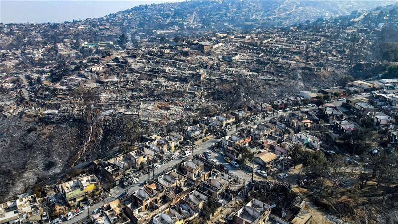 Zahl der Toten bei Waldbränden in Chile steigt auf 112 Ganze Stadtviertel von Viña del Mar sind niedergebrannt.