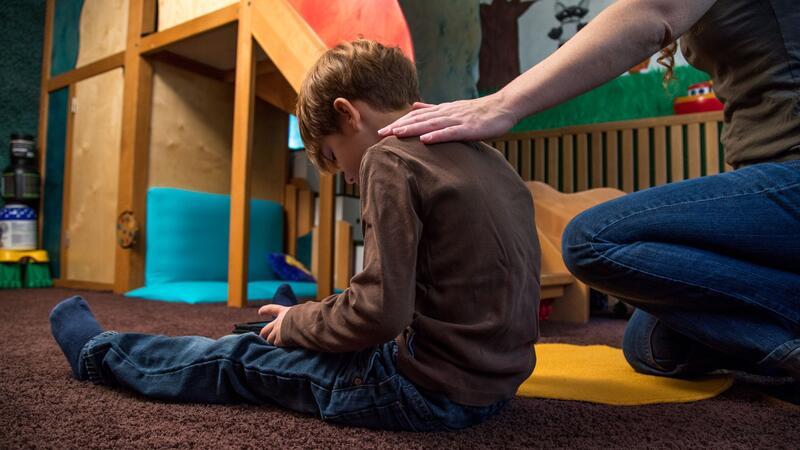 So wird Ihr Kind mental groß und stark Gar kein Bock auf andere Kinder? Das kann auf Dauer ein Warnzeichen sein.