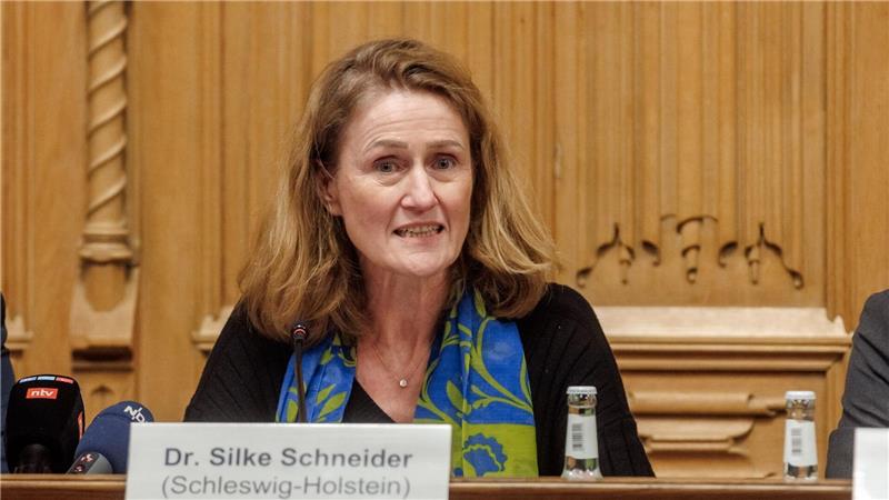 Gastgeberin Silke Schneider (SPD) aus Schleswig-Holstein fordert weitere Änderungen der Schuldenbremse.