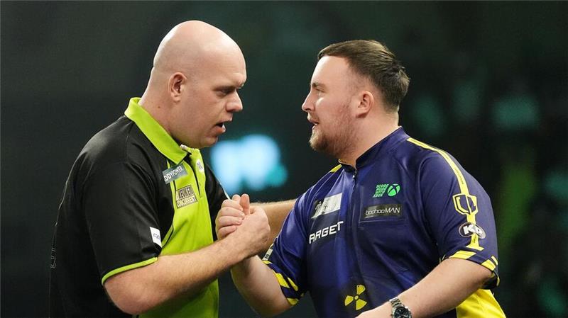 Geben sich die Hand: Van Gerwen und Littler.