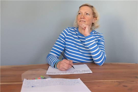 Gedächtniskünstlerin Susanne Hippauf trainiert für den deutschen Rekord im Pi-Memorieren.