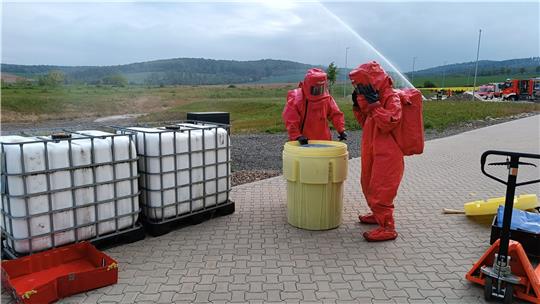 Gefährliche Stoffe in Lutter: Die Feuerwehr übt einen Gifteinsatz. Foto: Stadt-Feuerwehr Langelsheim
