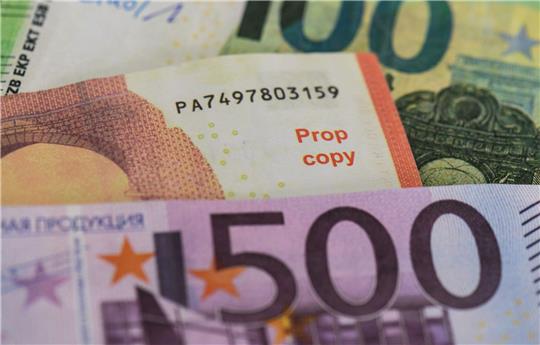 Gefälschte Euro-Banknoten.