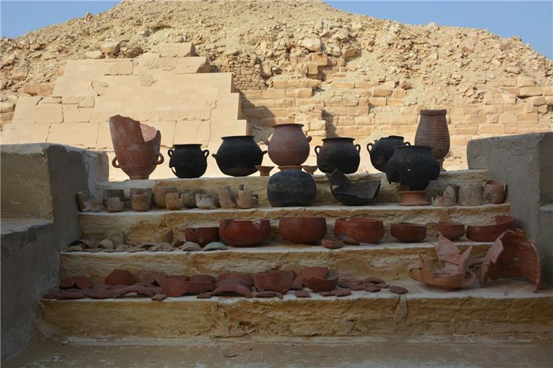 Substanzen zum Einbalsamieren von Mumien entschlüsselt Gefäße aus der Balsamierungswerkstatt in Sakkara.