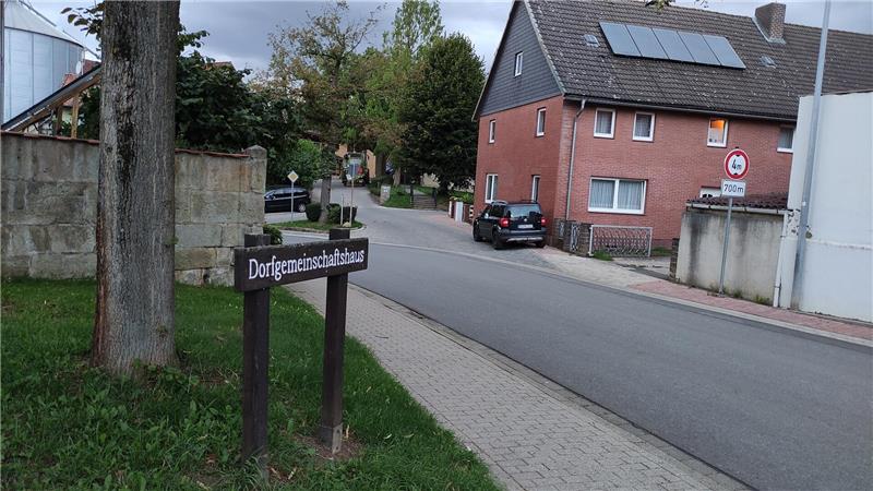 Hahausen: Antrag auf Geschwindigkeitsreduzierung abgelehnt Gefahrenpunkt Ortsdurchfahrt: Würde hier ein Kind auf die Straße laufen, wäre es für einen Autofahrer erst (zu) spät zu sehen.