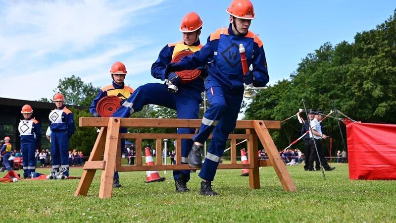Othfresener Jugendfeuerwehr beim Landeswettbewerb Gefordert war auch der klassische Löschangriff unter bekannten Wettkampfbedingungen.