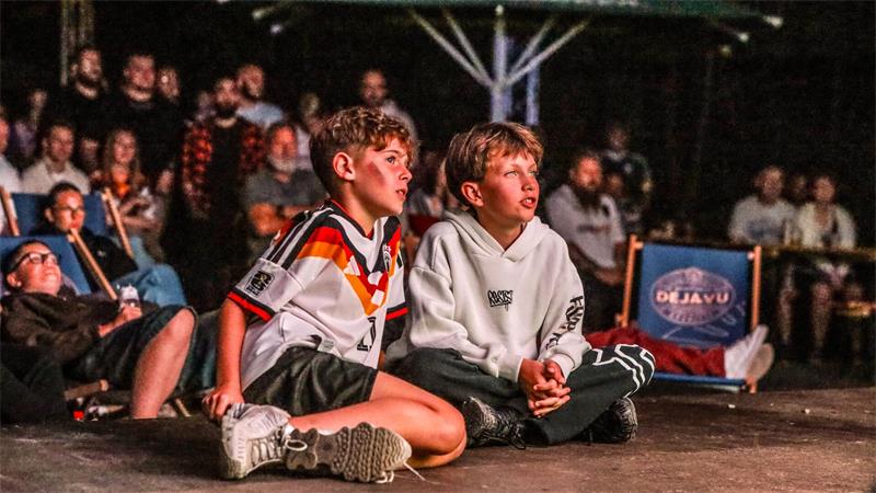Gegen Paraguay wird gezittert und gelitten – das gilt nicht nur für die Spieler, sondern auch für die Fans beim Public Viewing.