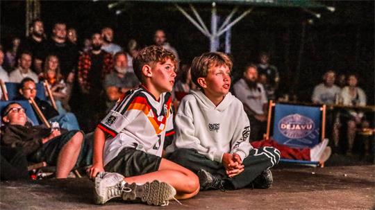 Gegen Paraguay wird gezittert und gelitten – das gilt nicht nur für die Spieler, sondern auch für die Fans beim Public Viewing.
