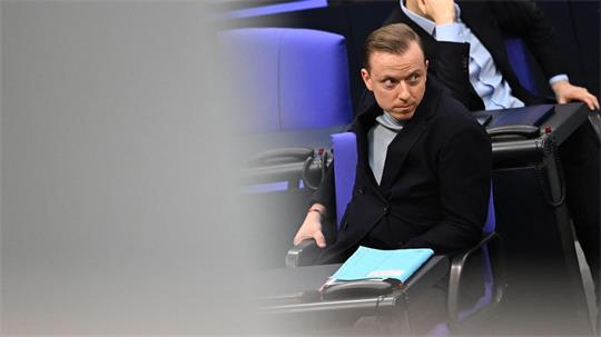 Gegen den 33-jährigen Ahmetovic werde wegen des Tatvorwurfs der Beihilfe zu wettbewerbsbeschränkenden Absprachen bei Ausschreibungen in Tateinheit mit Verletzung von Geschäftsgeheimnissen ermittelt, sagte ein Sprecher der Staatsanwaltschaft Hannover der Deutschen Presse-Agentur. (Archivbild)