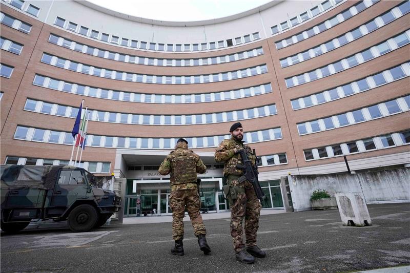 EU-Korruptionsskandal: Gericht erlaubt Auslieferung Gegen die Frau des verhafteten Italieners Antonio Panzeri liegt ein europäischer Haftbefehl vor.