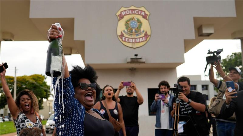 Gegner von Bolsonaro feiern seine Verurteilung.