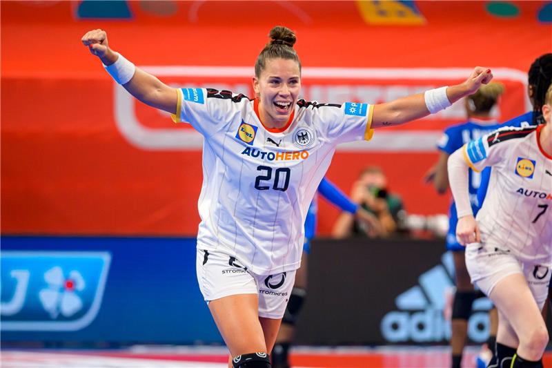 Bölk vor EM-Auftakt der Handball-Frauen: Habe gutes Gefühl Gehört mit 24 Jahren schon zu den erfahrensten Spielerinnen im EM-Aufgebot: Emily Bölk.