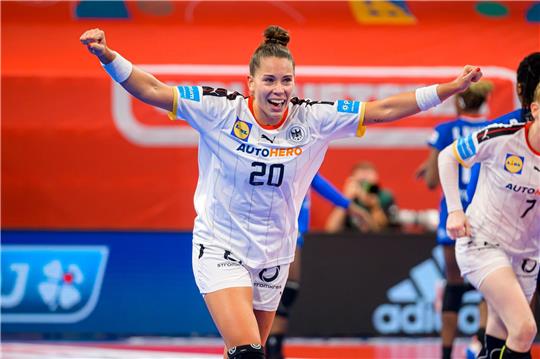 Gehört mit 24 Jahren schon zu den erfahrensten Spielerinnen im EM-Aufgebot: Emily Bölk.