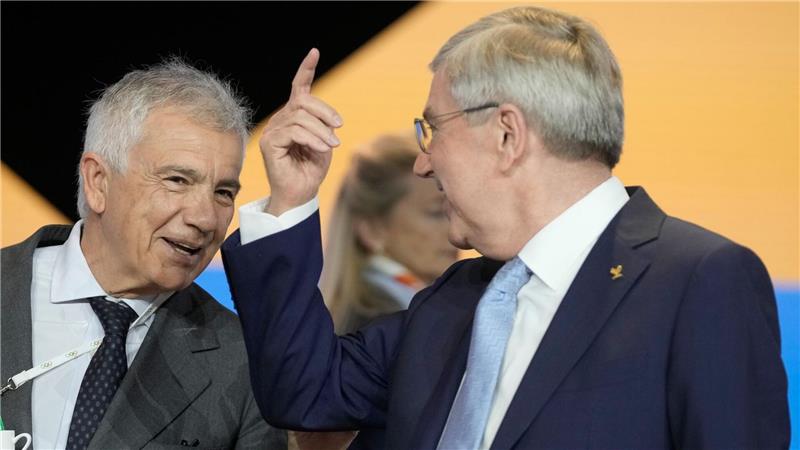 IOC vor der Wahl: Wer wird Thomas Bachs Nachfolger? Gehört zu den Favoriten: Juan Antonio Samaranch jr. (l).