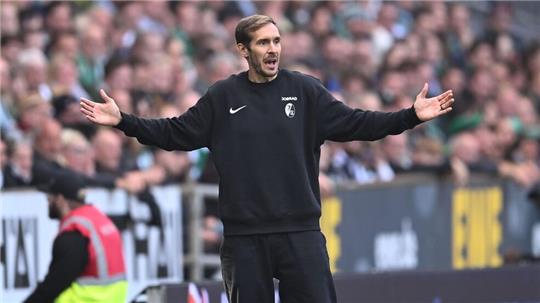 Geht doch: Freiburgs Trainer Julian Schuster holt mit seinem Team einen wichtigen Auswärtssieg.