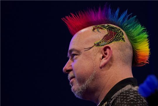 Geht selbstbewusst in die Darts-WM: Titelverteidiger Peter Wright.