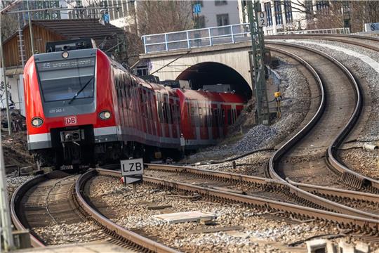 Geld wurde unter anderem für neue Züge für die S-Bahn München bereitgestellt.