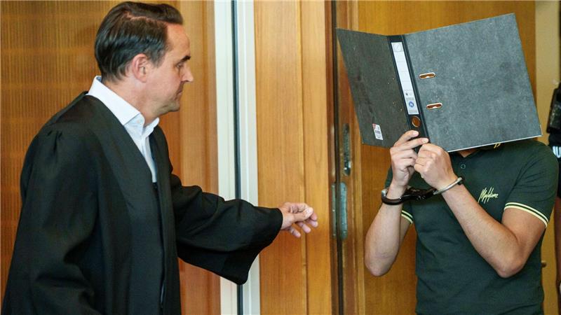 Geldautomaten-Sprenger zu langen Haftstrafen verurteilt Geldautomatensprenger wurden zu langen Haftstrafen verurteilt.
