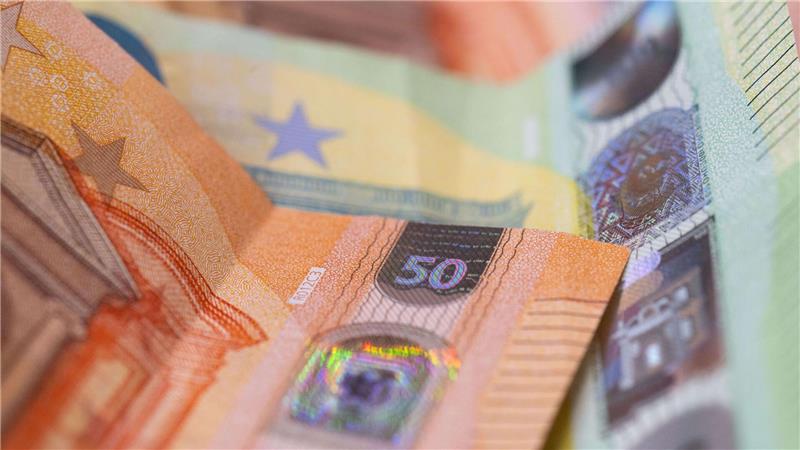 Dividendenrekord erwartet - Dax-Konzerne trotzen Krise Geldsegen für Aktionäre: Die größten Börsenkonzerne erhöhen in Summe ihre Dividenden. (Symbolbild)