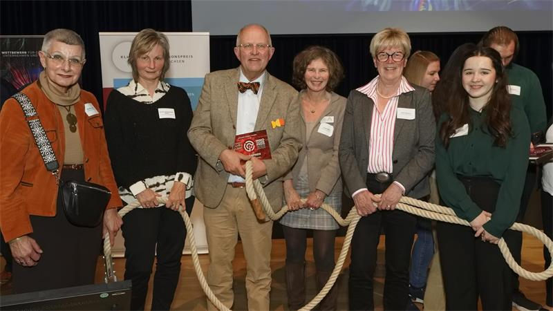 „Gemeinsam an einem Strang ziehen“ – das tut das Team der Bad Harzburger Bücher-Heimat seit Jahren mit Erfolg. 2024 gab es dafür unter anderem den Innovationspreis der Region Göttingen Northeim.