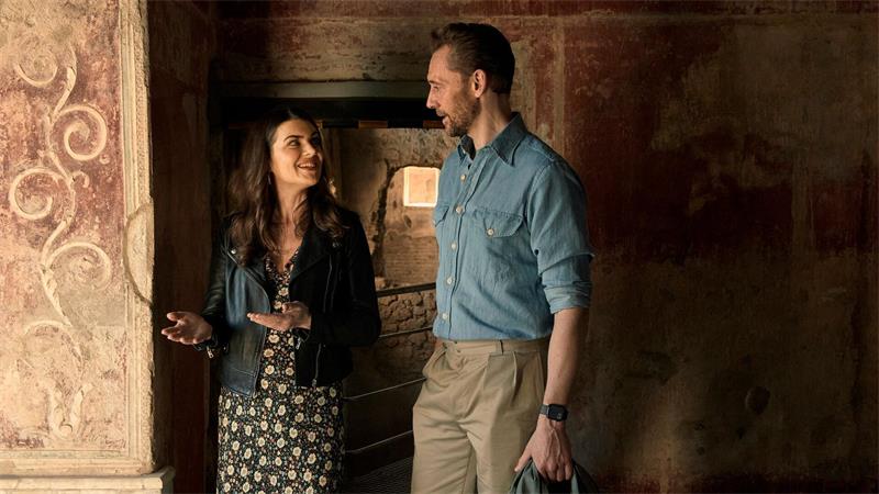 Gemeinsam mit Archäologen begibt sich Tom Hiddleston in Pompeji auf die Spur von Menschen, die den Ausbruch des Vesuvs möglicherweise überlebten.