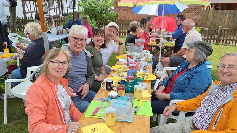 Gemeinsames Bürgerfrühstück in Hahndorf.