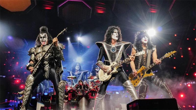 Gene Simmons, Tommy Thayer und Paul Stanley (von links nach rechts) von Kiss beim finalen Konzert der „End of the Road“-Tournee im Madison Square Garden 2023. Aufgelöst hat sich die Band laut Thayer nie. (Archivbild)