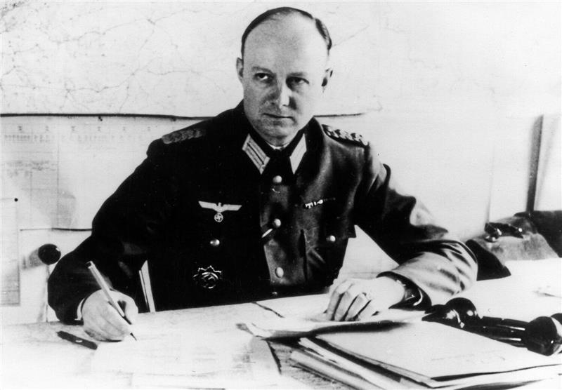 General und Widerstandskämpfer: Henning von Tresckow macht wie Krebs sein Abitur am Goslarer Ratsgymnasium. Ob beide tatsächlich in der RG-Aula zusammengesessen haben, als 1914 der Erste Weltkrieg beginnt?